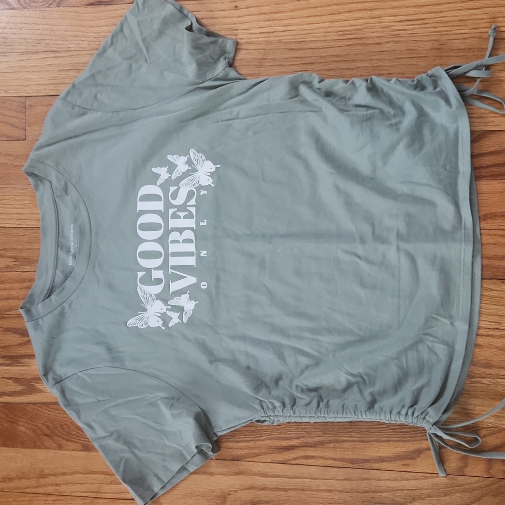NWT Good Vibes short sleeved tee size large sage green color